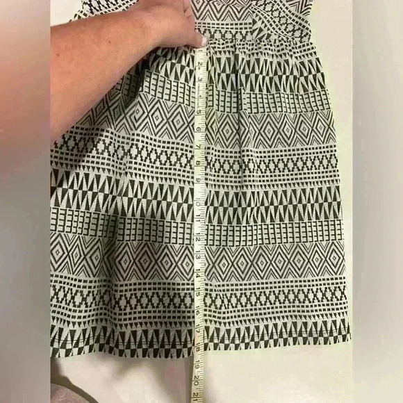 Gianni Bini Geometric Print Dress Size Medium - Picture 4 of 4